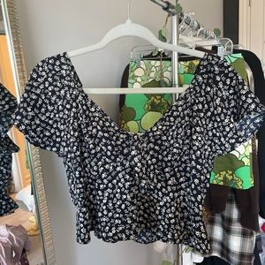 cute cropped floral loose top
